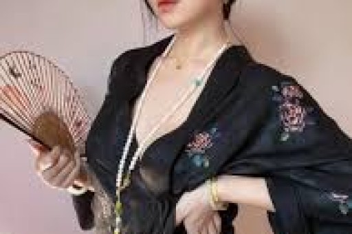 1天4瓜！离婚、全网被封禁、被逼发身体私密照、韩红最让人意外