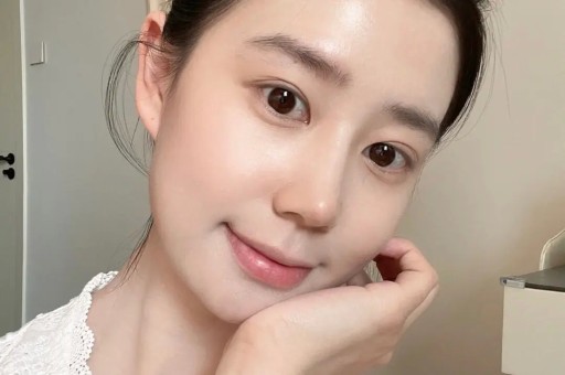 曝郭麒麟恋情、女孩低保追星、郑佩佩捐大脑、杨紫深夜吃泡面