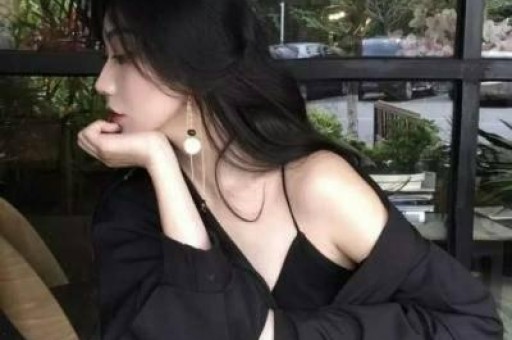 赵露思连续四天开启直播声音沙哑称吃了鲜椒猪蹄面和冰淇淋所致